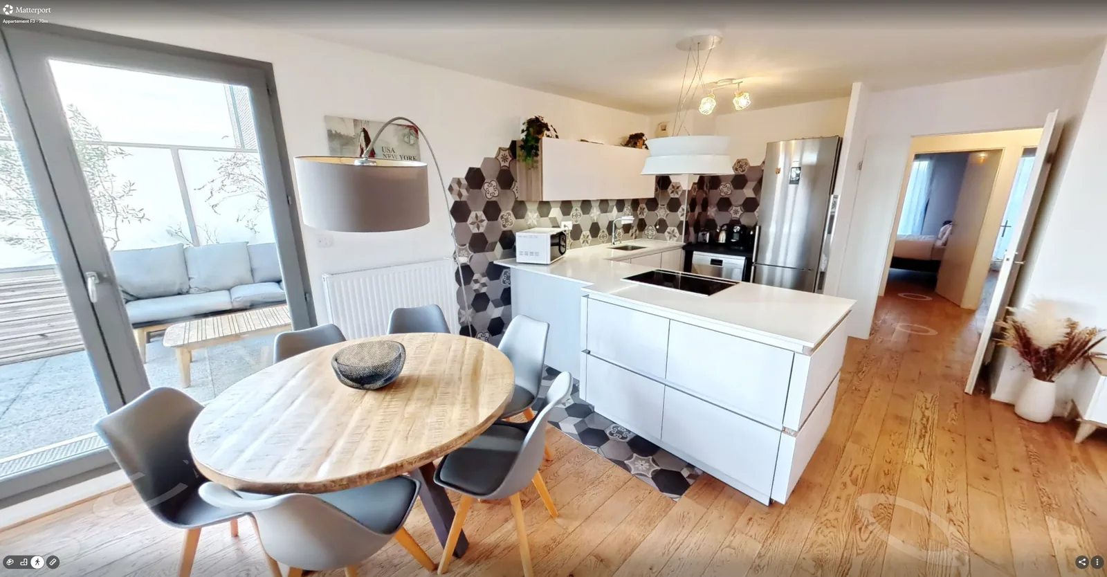 Cuisine ouverte de l’appartement F3 à Saint-Denis